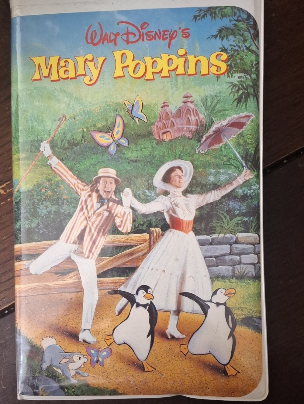Walt Disneys Mary Poppins VHS Tape